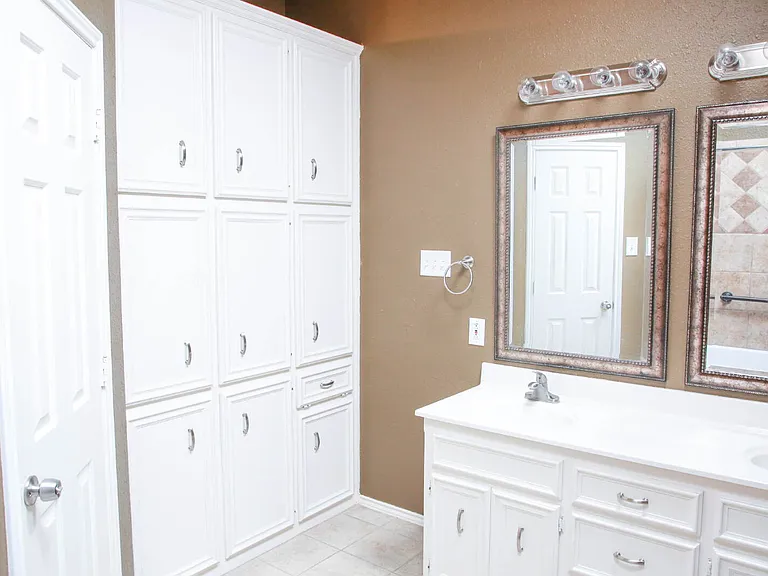 9705 Abbeville Ave — Photo 8