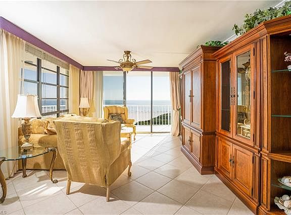 3rd image of 380 Seaview Ct APT 1506