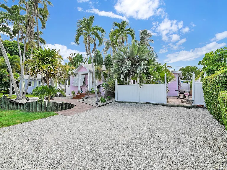 3218 Palm Dr — Photo 31
