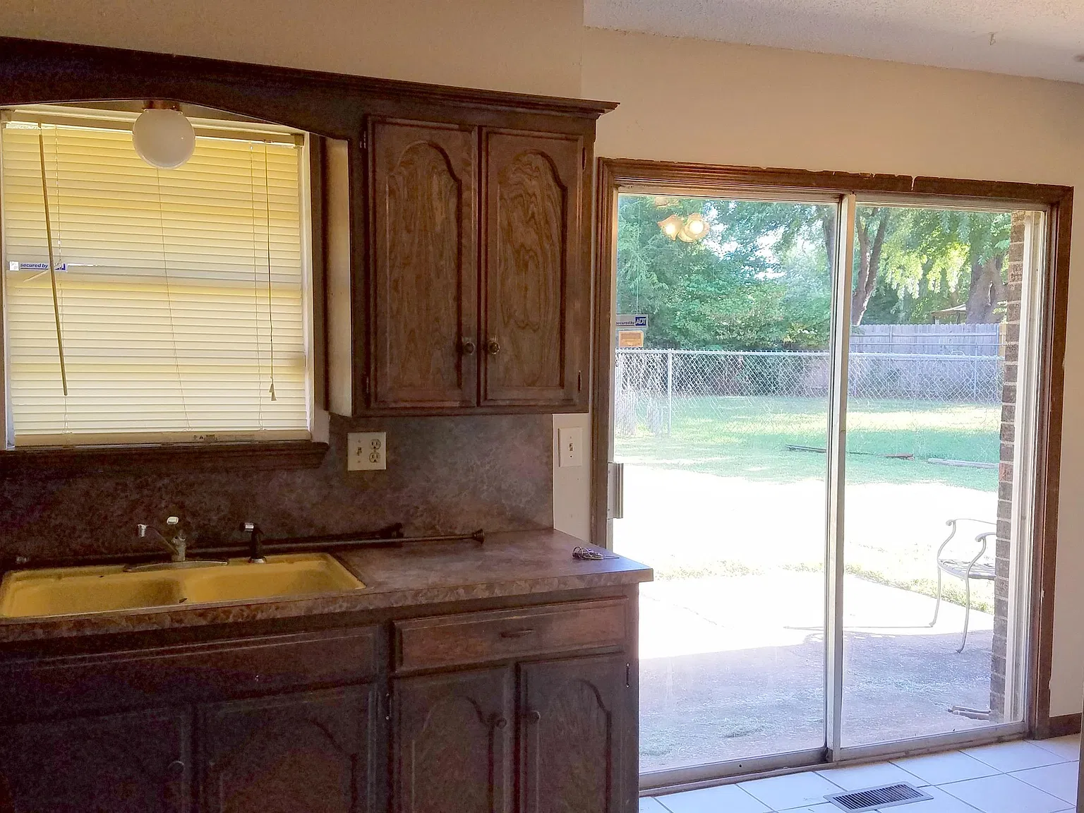 609 Robin Hill Road - 1 — Photo 4
