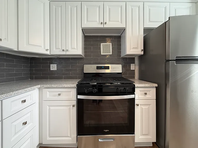 73 Park Ave #2 — Photo 4