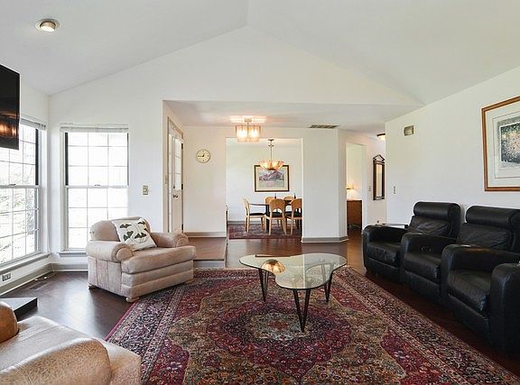 3rd image of 52 Whitman Dr #52
