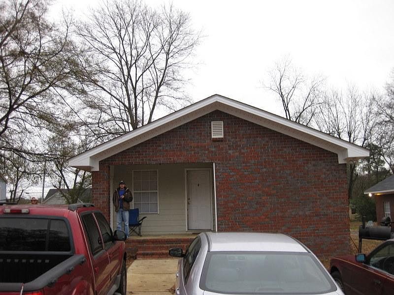 1st image of 1519 18th Ave E