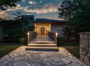 912 Crowley Rd, Arlington, TX 76012