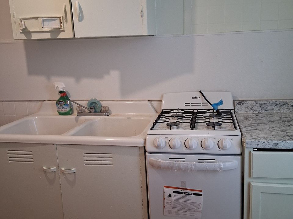 1st image of 3524 Kensington Ave Floor 3