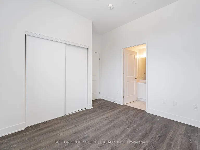 204 Burnhamthorpe Rd E #104 — Photo 28