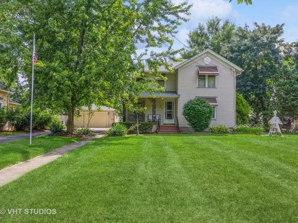 922 Douglas Ave, Aurora, IL 60505