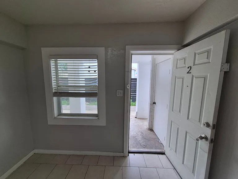 115 Caldwell St #2 — Photo 5