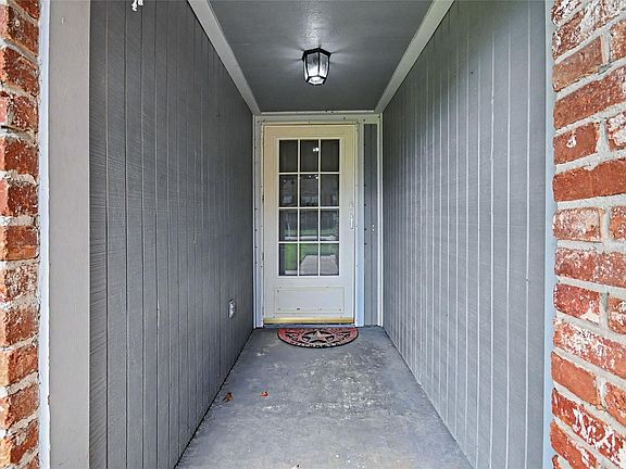 4th image of 15330 Bratten Ln