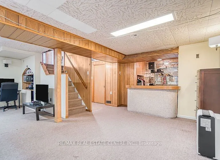 314 Strathcona Dr — Photo 29