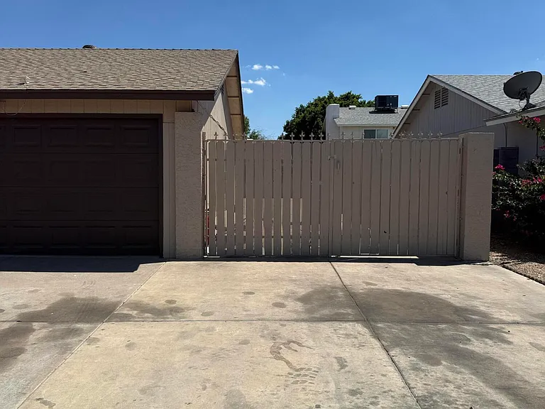 4731 W Paradise Ln — Photo 14
