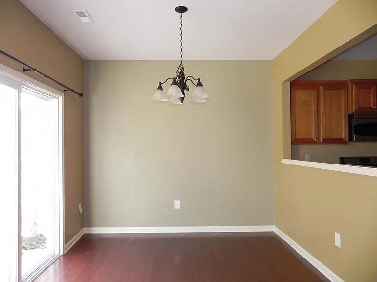 1409 Corwith Dr — Photo 6