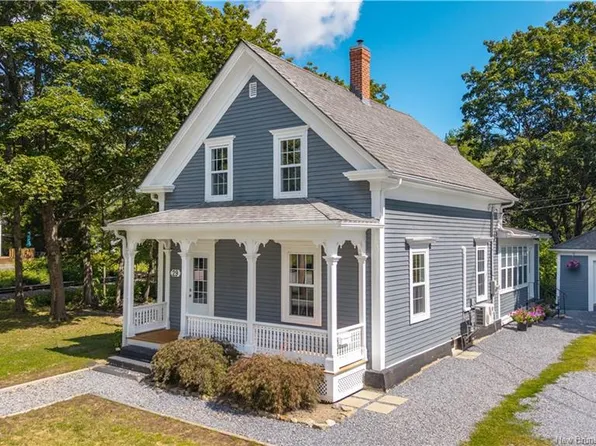 29 Elm St, Saint Stephen, NB E3L 2S5