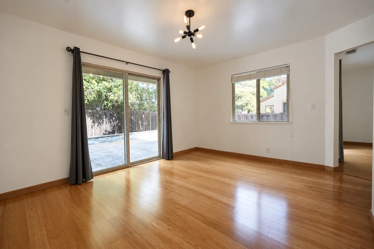 3 bed, 2.5 bath, 2168 sqft, $4,200 — Photo 3