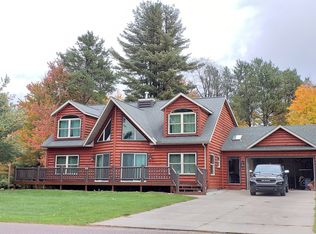 222 Berry Ln, Wisconsin Dells, WI 53965