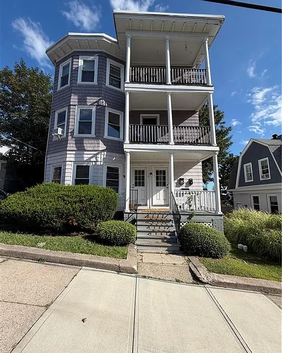 19 Manning St #1