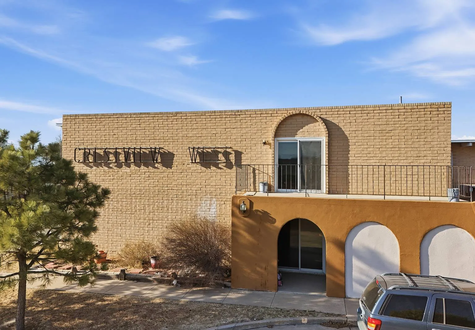 Crestview — Photo 2