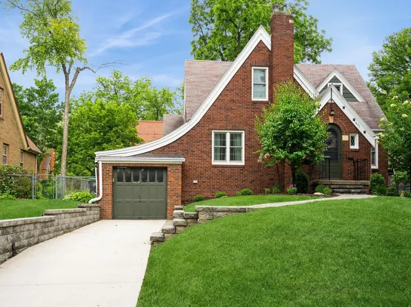 671 48th St, Des Moines, IA 50312