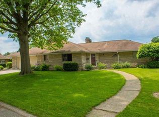 215 Swanson Cir, South Bend, IN