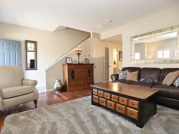 4th image of 3436 Manhattan Blvd