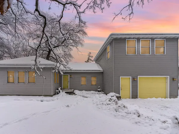 2255 Mara Dr, Kawkawlin, MI 48631