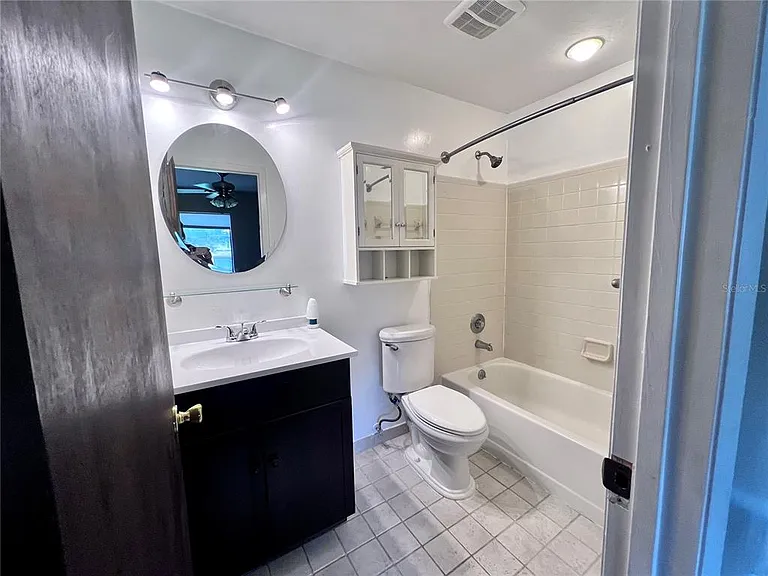 2735 SW 35th Pl #2004 — Photo 7