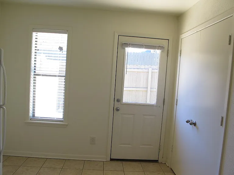 304 Mockingbird Ln — Photo 19