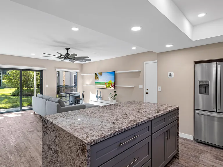 11863 Wimbledon Cir #438 — Photo 14
