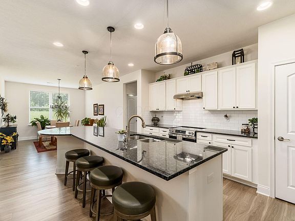 3rd image of 900 Zeller Cir