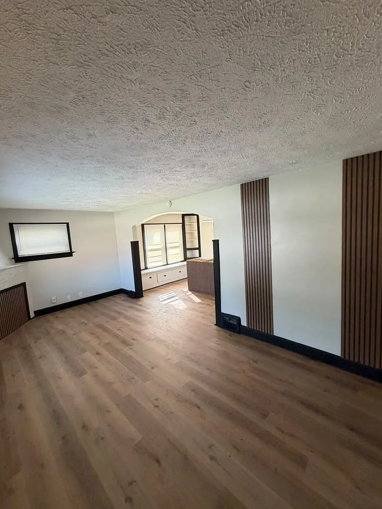 3 bed, 1172 sqft, $2,399 — Photo 1