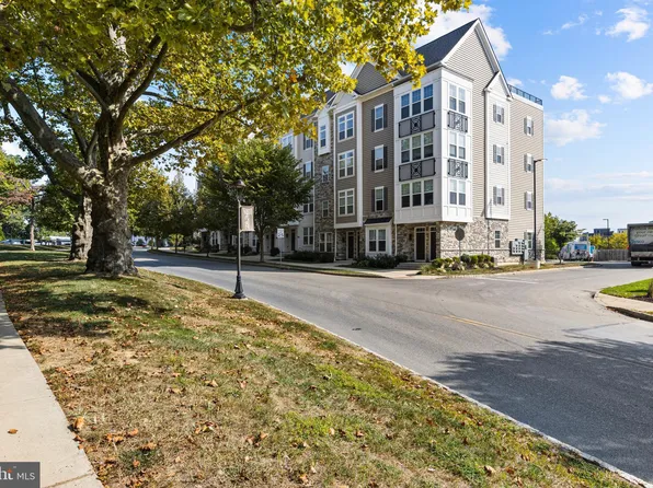 202 Charles Ellis Dr, Newtown Square, PA 19073