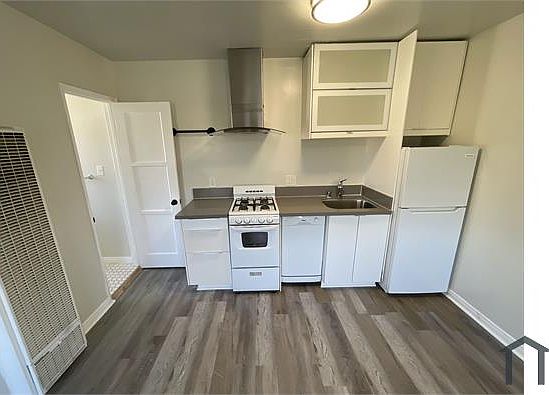 3rd image of 2835 1/2 Huron St