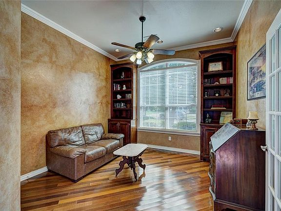 5th image of 2517 SW 124th St