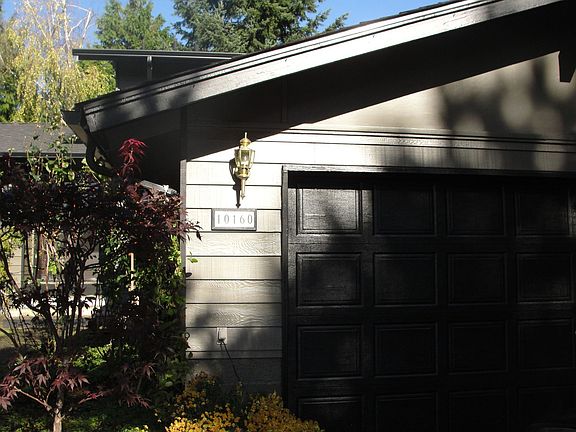2nd image of 10160 NE 116th Pl