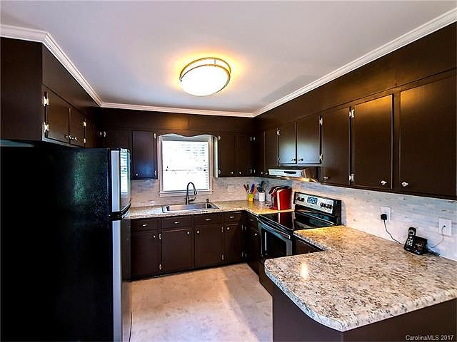 1st image of 4080 Pinehurst Dr