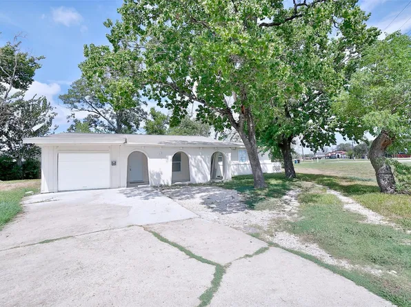 575 Pecan Dr, South Houston, TX 77587