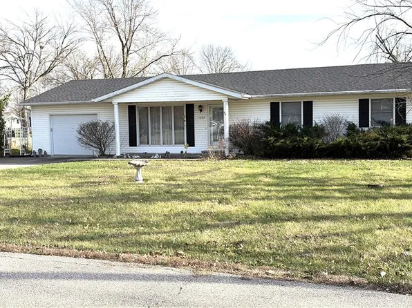 1004 Meadow Ln, Macon, MO 63552