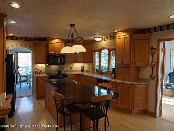 2nd image of 7920 Hillcrest Dr