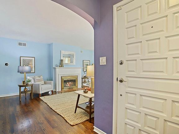 3rd image of 1236 Oxford Way