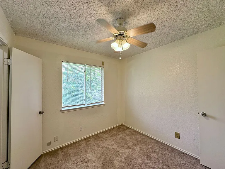 2312 Silverhill Dr — Photo 21