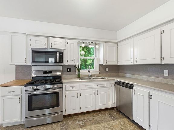 4th image of 112 Collette St