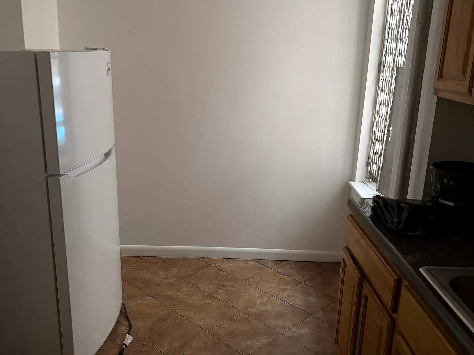 Studio, 750 sqft, $1,710 — Photo 3