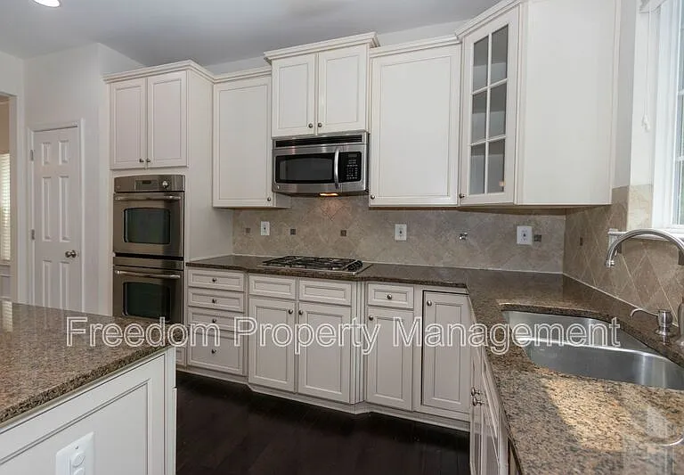 4100 Presidential Hill Loop — Photo 11