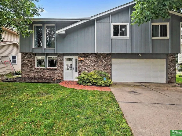 11123 Crown Point Ave, Omaha, NE 68164