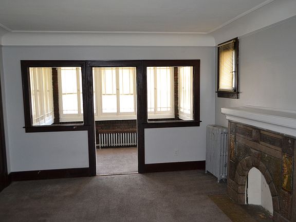 5th image of 61 W Margaret St #1W