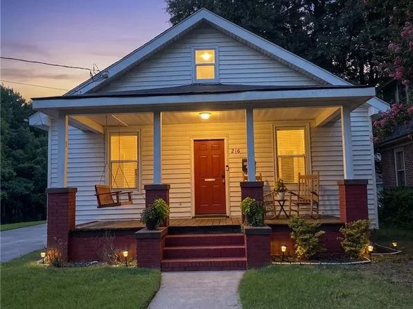 216 Nansemond Ave, Suffolk, VA 23434