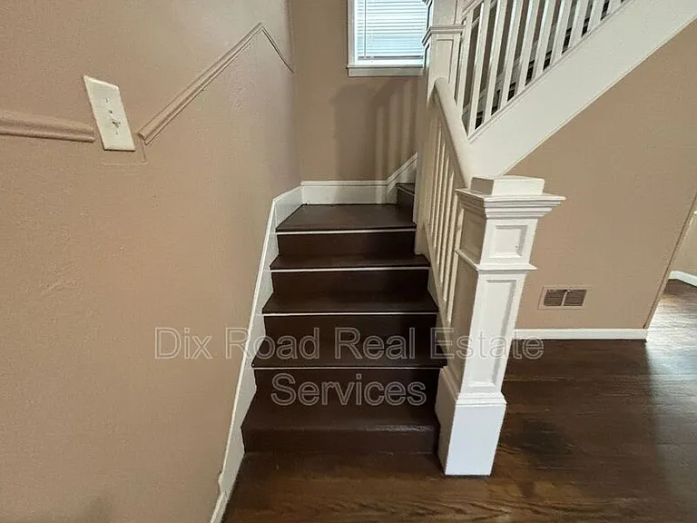 405 Moore St — Photo 17