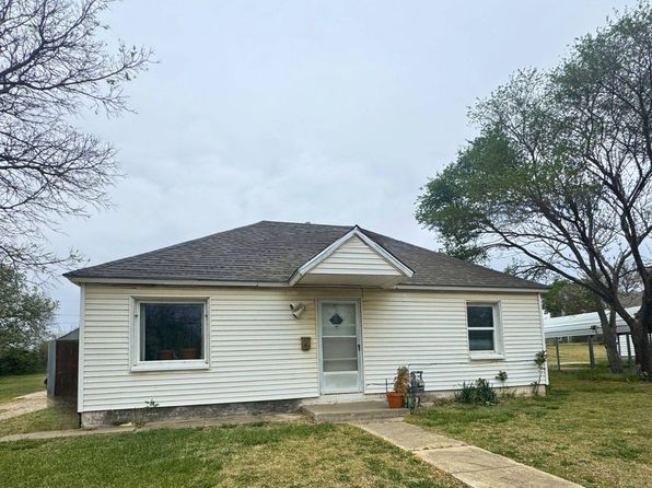 408 S 1st St, Lincoln, KS 67455