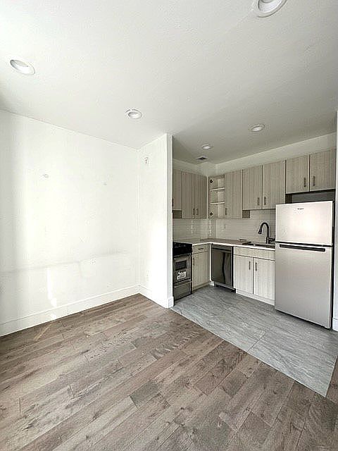 1st image of 207 E 37th St #2F**