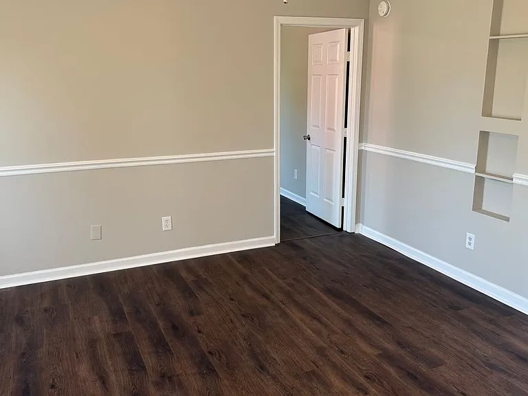 1551 Ridgemont Dr — Photo 18